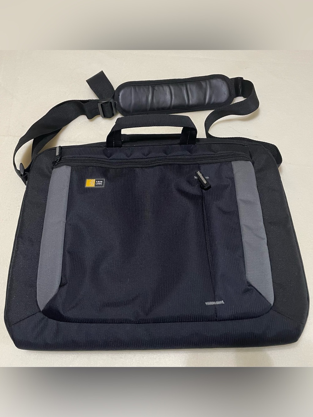 Case Logic Black and Gray Laptop Messenger Bag